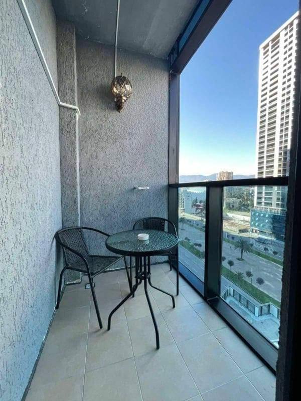 Apartamento Dar Tower Batumi Exterior foto